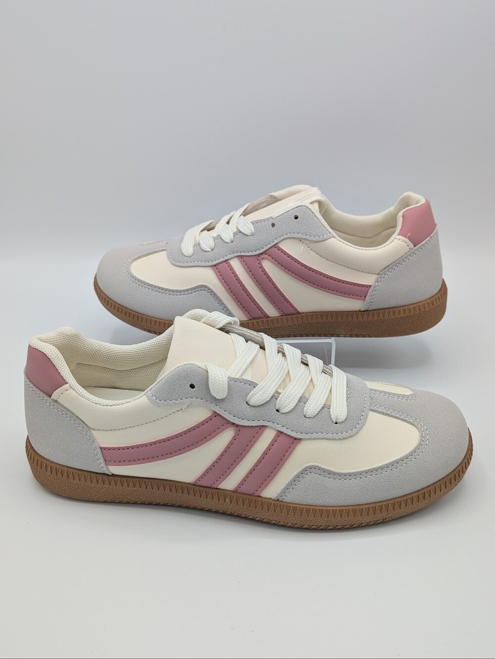 German Shoes Women's 7.5 Cream & Pink Retro Trainer Sneakers Lightweight